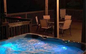 Driftwood Cottage With Hot Tub On Lake Cumberland